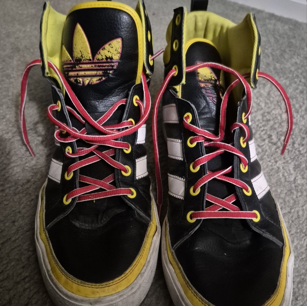 Rare Japanese Adidas Black and Yellow hightops
